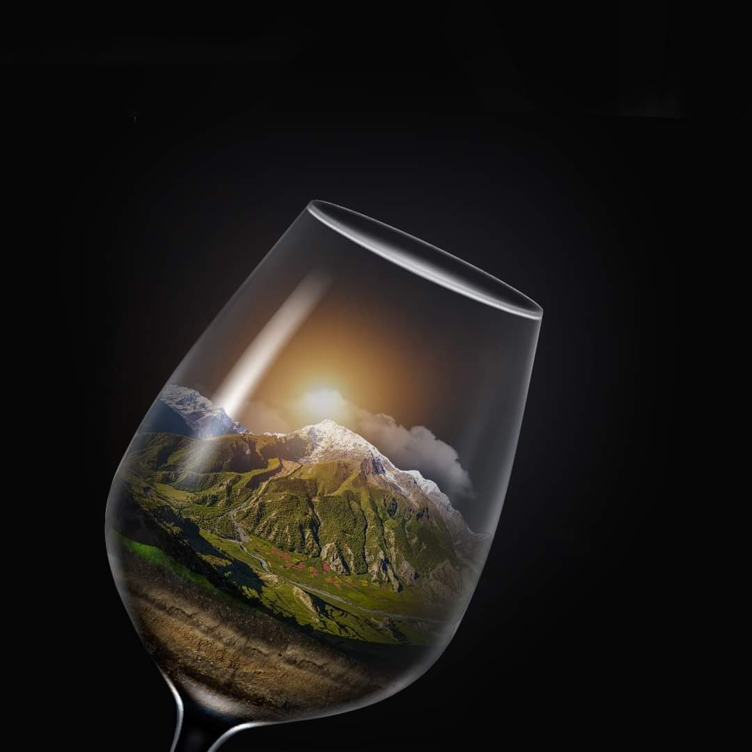 Manang in a glass of wine